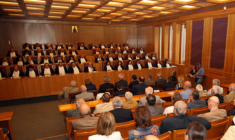 Παραπομπή στην Ολομέλεια του ΣτΕ του ζητήματος της ευθείας ή ανάλογης εφαρμογής των 105-106 ΕισΝΑΚ για την αστική ευθύνη εποπτικών αρχών επί πλημμελούς ασκήσεως εποπτείας