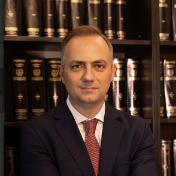 Άρθρο Δ. Αναστασόπουλου στο «enikos.gr»: «Δικηγορία, γονειϊκότητα και μητρότητα, διαδρομές παράλληλες;»