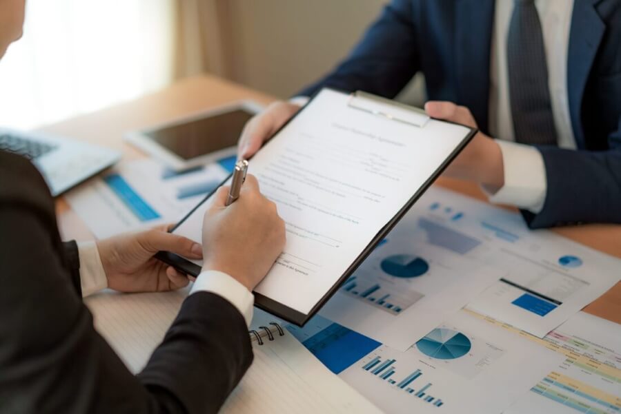 ΑΠ 938/2025: Ευθύνη ομόρρυθμου εταίρου και μετά την αποχώρησή του για προγενέστερα εταιρικά χρέη