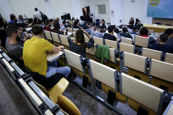 Μετεγγραφές φοιτητών: Η συμβολαιογραφική πράξη συναινετικού διαζυγίου ισοδυναμεί με δικαστική απόφαση επιμέλειας ως δικαιολογητικό για τη μοριοδότηση (ΓνωμΝΣΚ 25/2026)